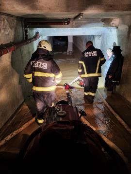 3 Črpanje vode in mulja iz podzemne garaže v Mengšu